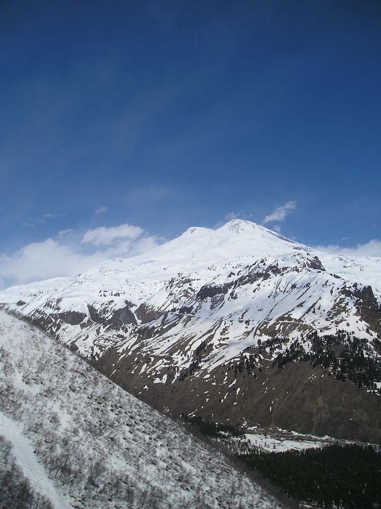 Вид на Эльбрус с горы Чегет